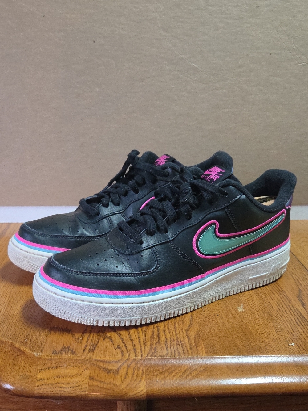 Nike Air Force 1 '07 LV8 Sport sneakers in a "South Beach" colorway 2018 Size 12